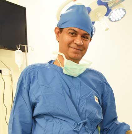 Dr. Niteen Dedhia - Cataract Surgeon in Mumbai